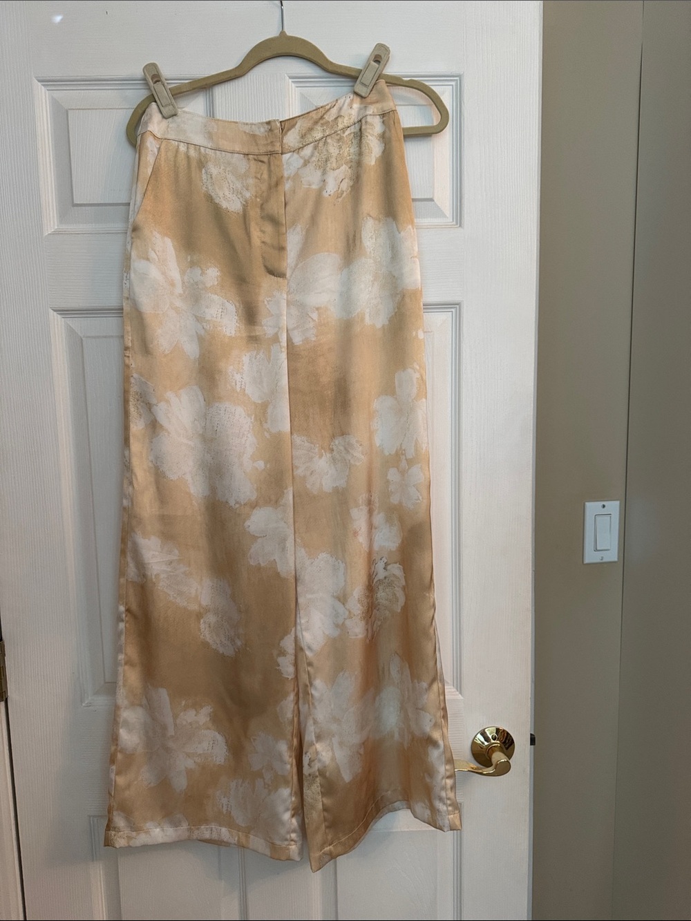 Commense Champagne and White Floral Satin Wide-Leg Skirt